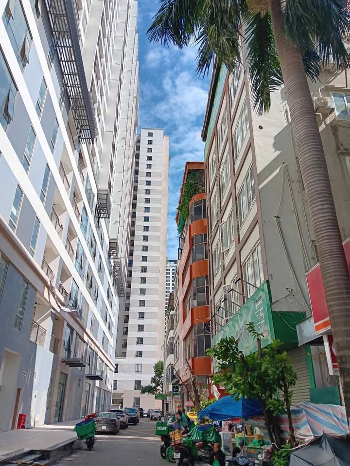 Mặt bằng kinh doanh cho thuê Lê Văn Thiêm 250m² - Vị trí vàng, nhiều tiện ích!