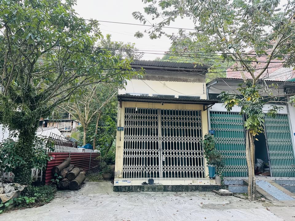 Nhà riêng Lào Cai 120m² giá 2 tỷ - Nhà 2 mặt thoáng, cho thuê tốt!