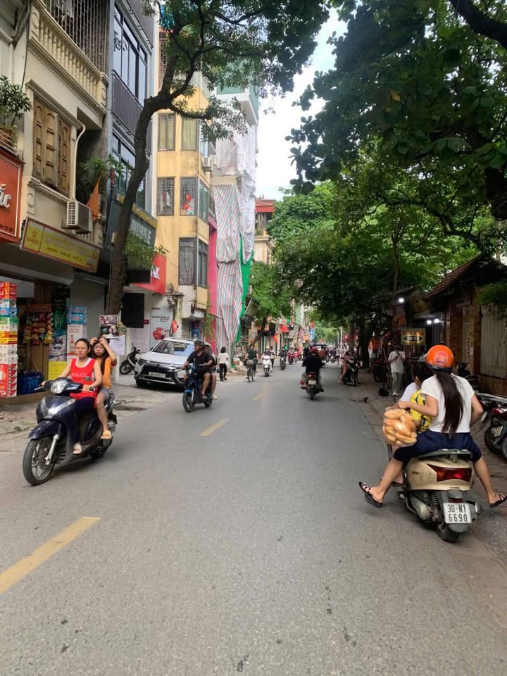 Cho thuê nhà mặt phố Doãn Kế Thiện, Cầu Giấy 100m² giá 60 triệu - Cơ hội vàng cho nhà đầu tư!