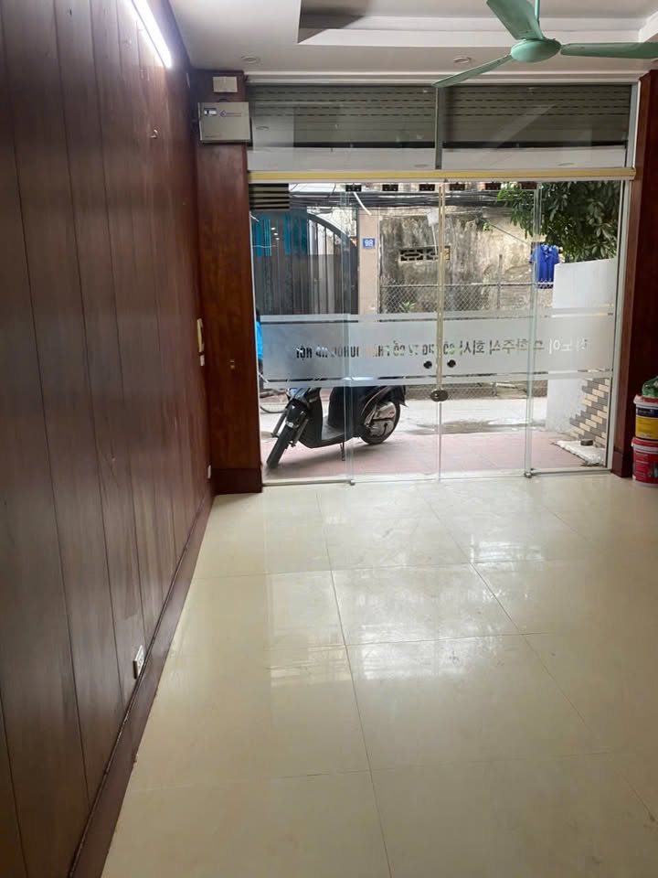 Nhà cho thuê Ngõ 255 Lĩnh Nam, 50m² giá 20 triệu - Ô tô đỗ cửa thoải mái!