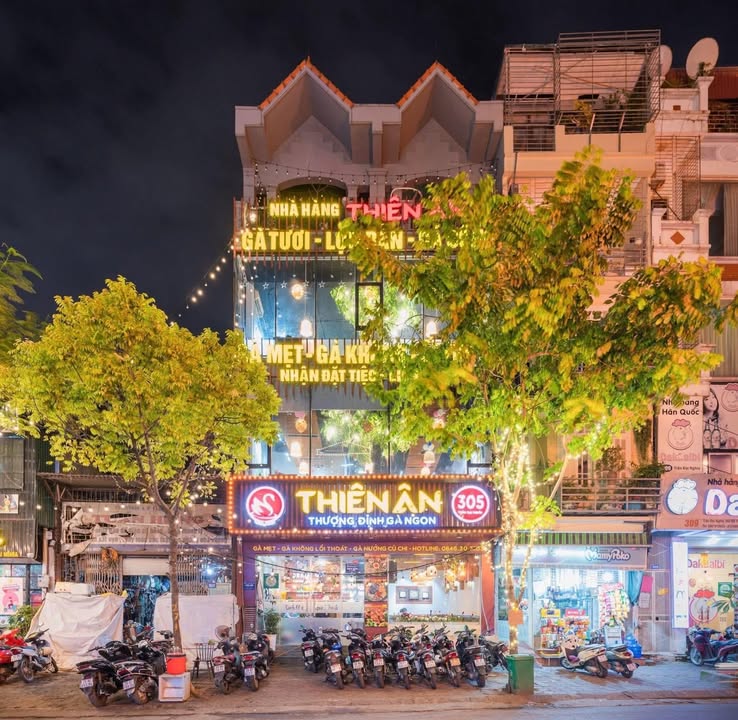 Mặt Phố Trần Đại Nghĩa, Hai Bà Trưng 120m² giá 30 triệu - Kinh doanh sầm uất!