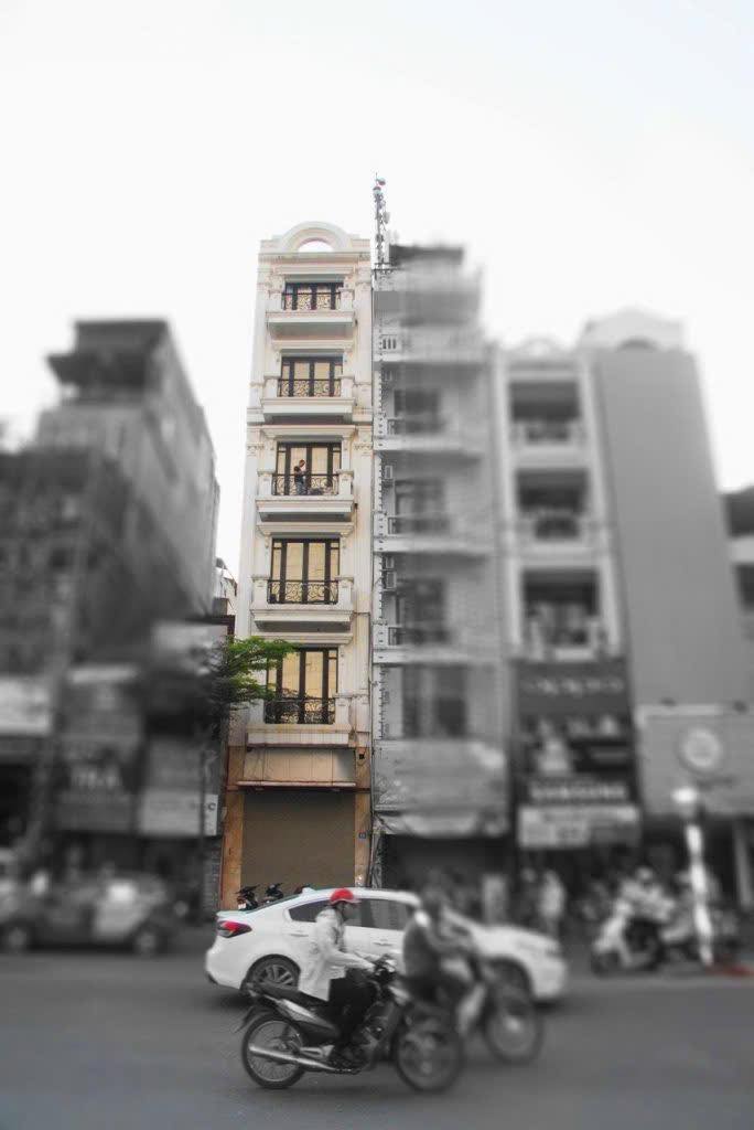 Cho thuê nhà mặt phố Đặng Thùy Trâm, Cầu Giấy 65m² - Thiết kế thông sàn hiện đại!