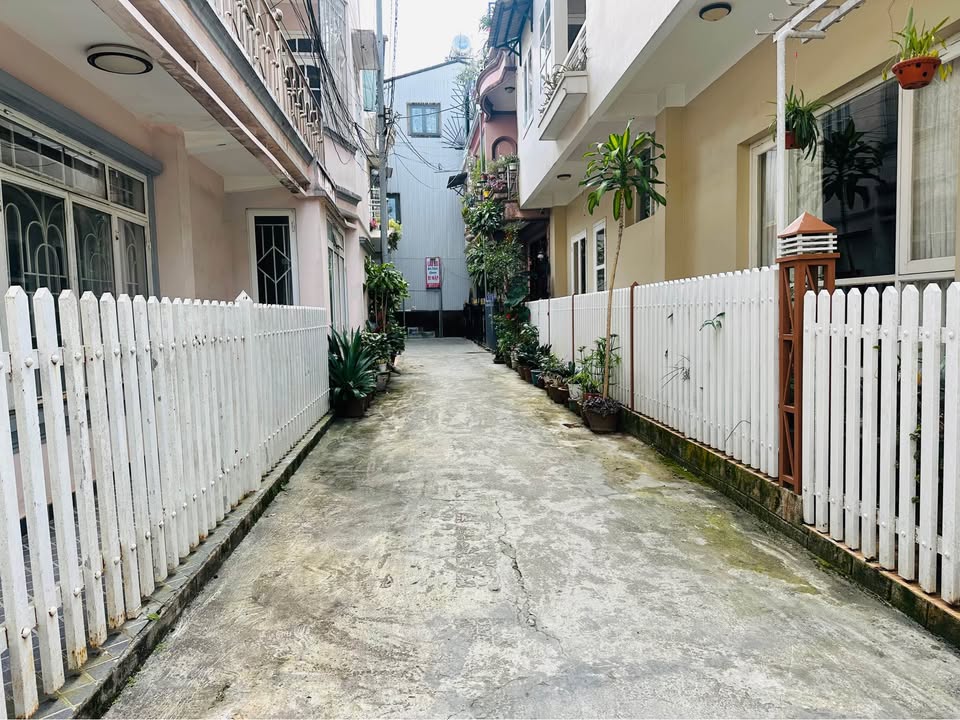 Nhà 2 mặt tiền Hẻm ô tô Hoàng Diệu 76m² giá 7.5 tỷ - Sổ riêng, chính chủ