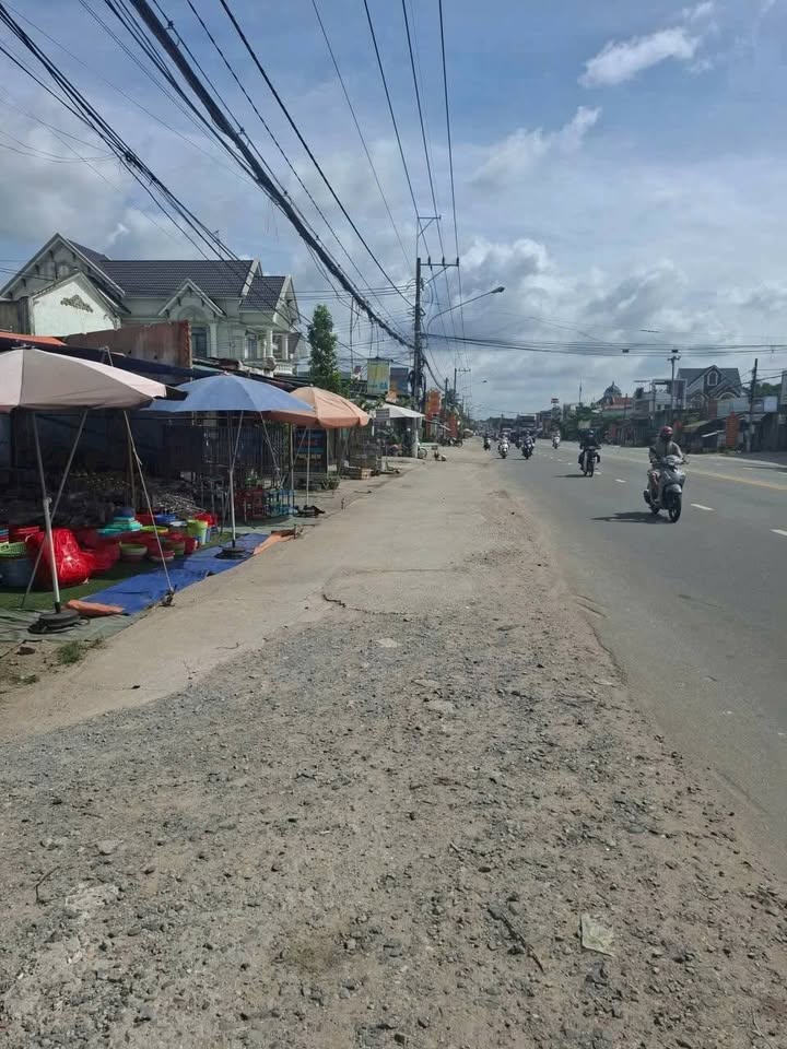 Đất Phú Chánh Tân Uyên 250m² giá 2.9 tỷ - Cần bán gấp, chính chủ!