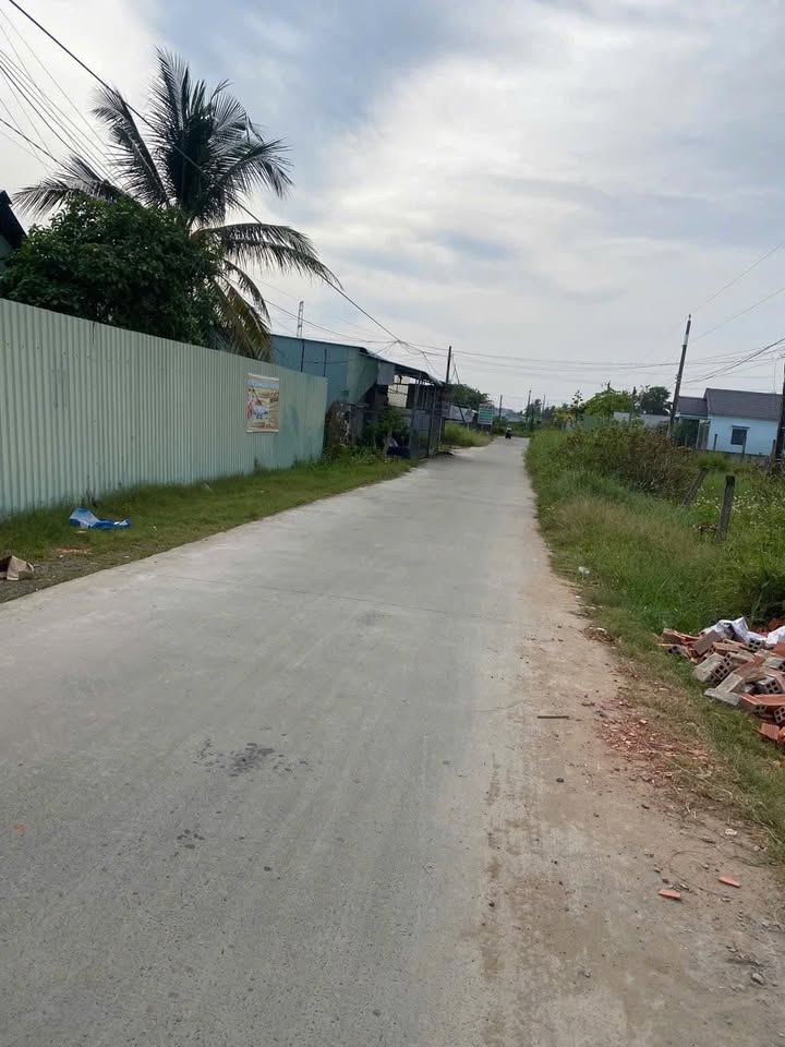 Nhà mới xây mặt tiền đường Liên ấp 2 3, Thạnh Đức, 133m² giá 1.7 tỷ - Cơ hội đầu tư tuyệt vời!