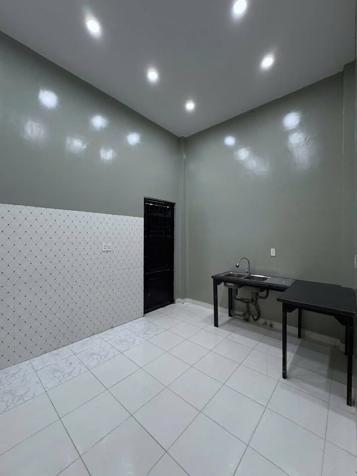 Nhà mặt tiền Ngọc Hân Công Chúa Rạch Giá 100m² giá 5 triệu - Cho thuê ngay!