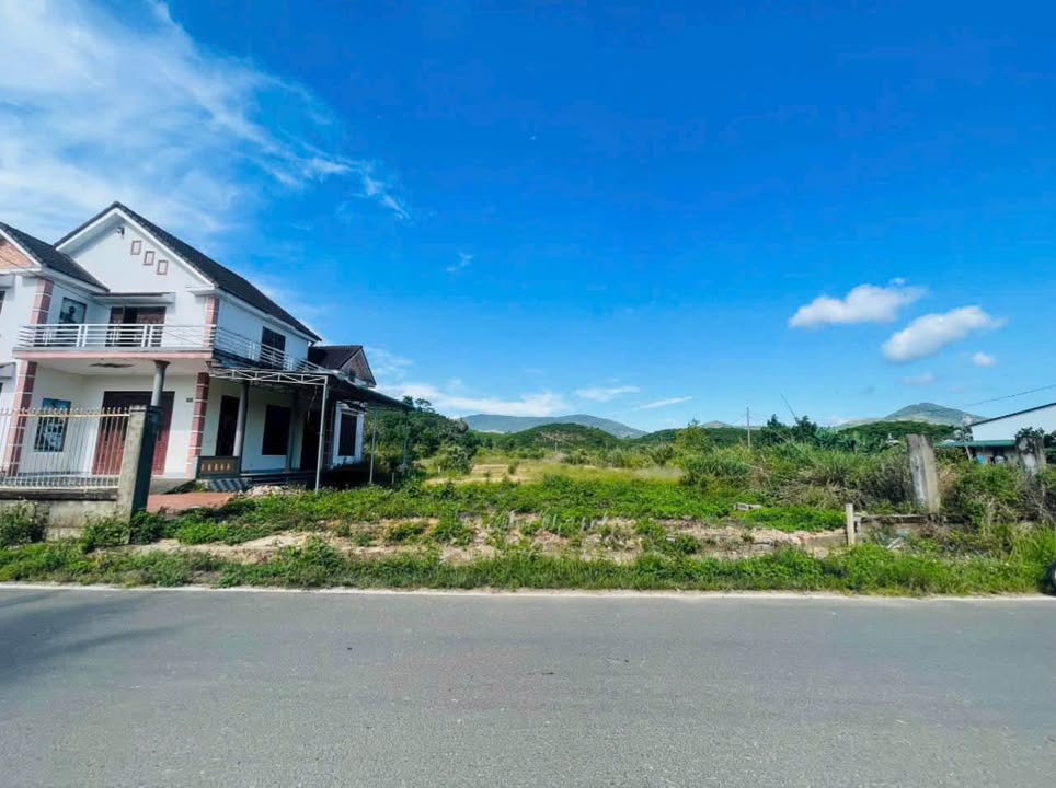 Đất mặt tiền đường nhựa Lộc An Bảo Lộc 300m² giá 1.9 tỷ - Đầu tư lý tưởng!