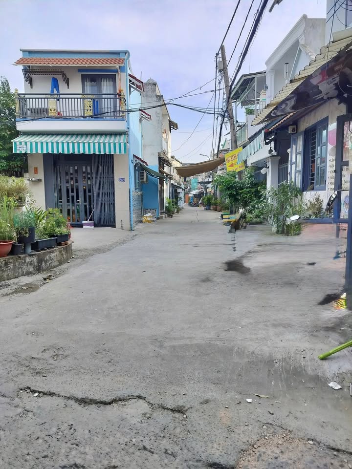 Nhà bán 2 mặt tiền hẻm xe hơi Phạm Hùng, Bình Hưng 39m² giá 2.98 tỷ - Cơ hội đầu tư hiếm có!