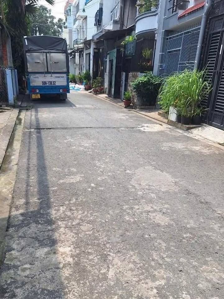 Nhà trọ 10 phòng Lê Văn Quới 112m² giá 7.8 tỷ - Đầu tư sinh lời ngay!