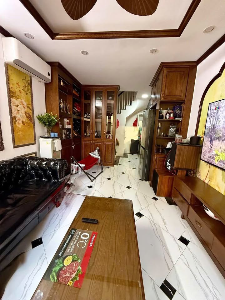 Nhà 5 tầng Ngọc Trì, Long Biên 30m² giá 6.9 tỷ - Sẵn sàng vào ở ngay!