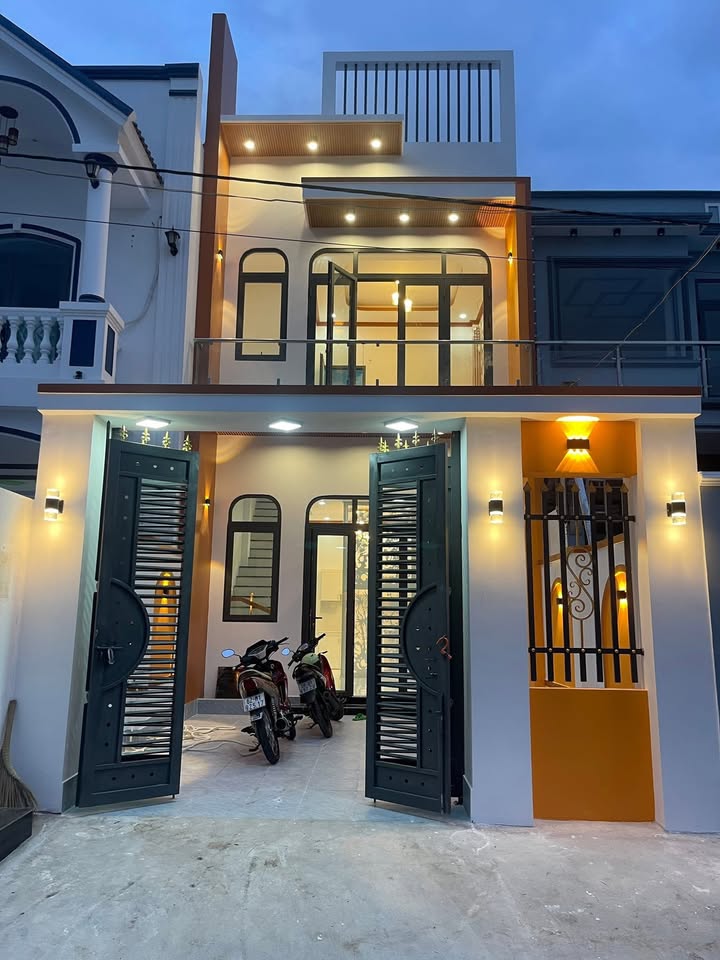 Nhà mặt tiền đường Lương Văn Bào, Long An 77m² giá 2.39 tỷ - Sổ hồng riêng, thương lượng!