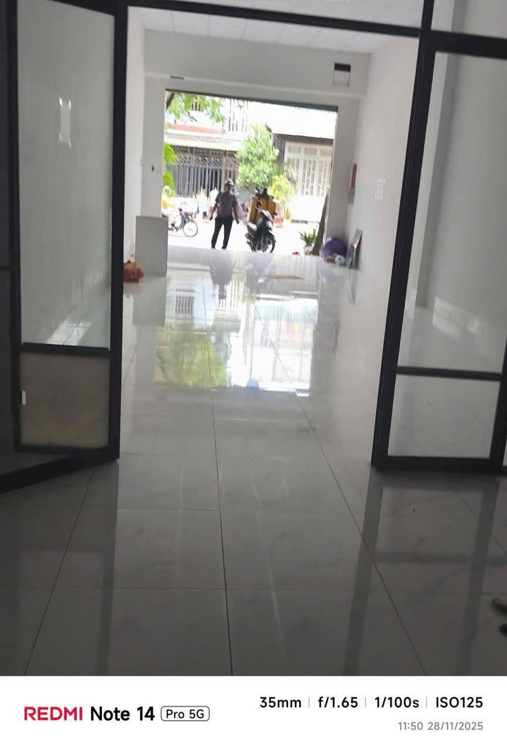 Nhà cho thuê đường Huỳnh Thị Tươi, Dĩ An 100m² giá 5 triệu - Sẵn sàng vào ở!