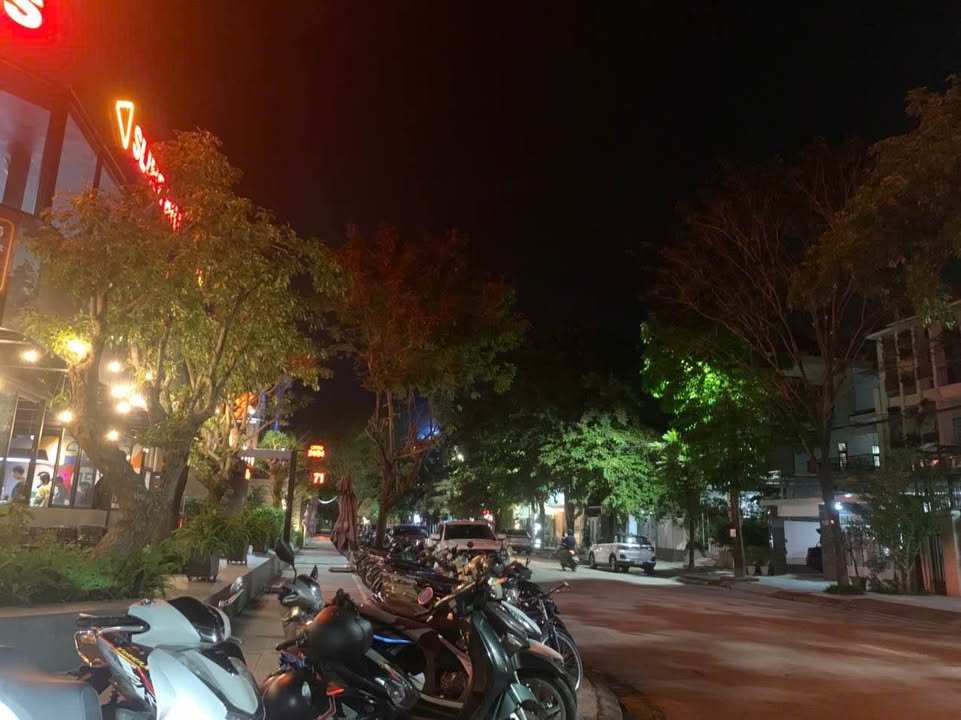 Biệt thự 3 tầng Trương Gia Mô, 165m² giá 13 tỷ - Vị trí đắc địa, sẵn sàng ở ngay!