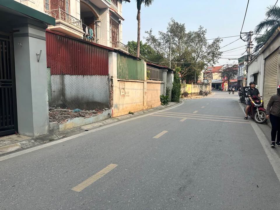 Đất nền mặt phố Đa Tốn 40m² giá 5 tỷ - Kinh doanh sầm uất, tiềm năng lớn!