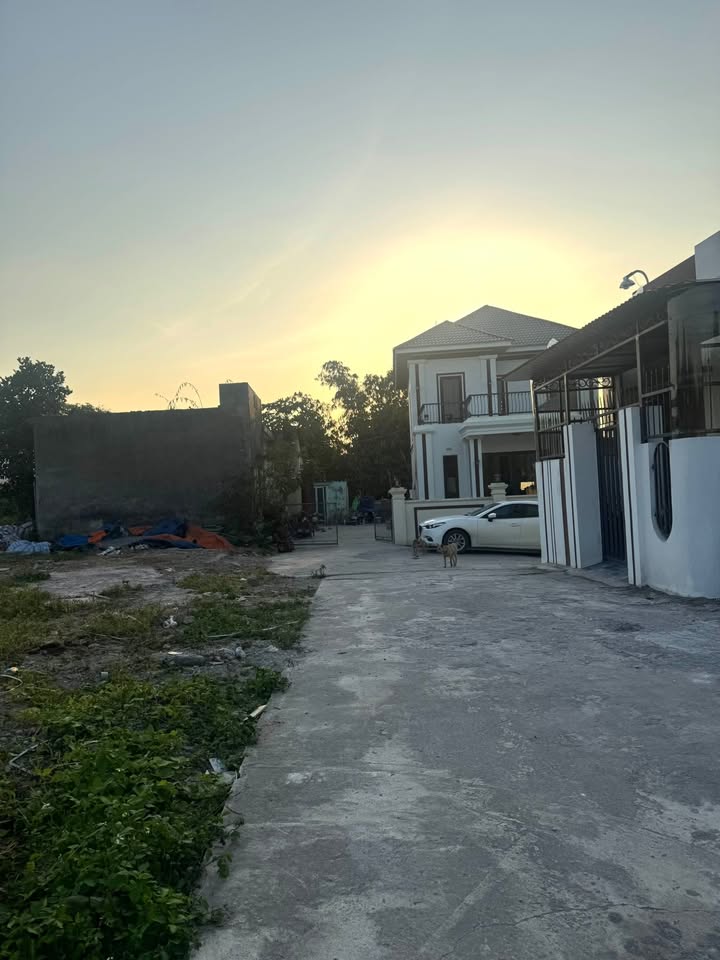 Đất nền Phương Đông Uông Bí 180m² giá thỏa thuận - Vị trí đắc địa, tiện ích đầy đủ