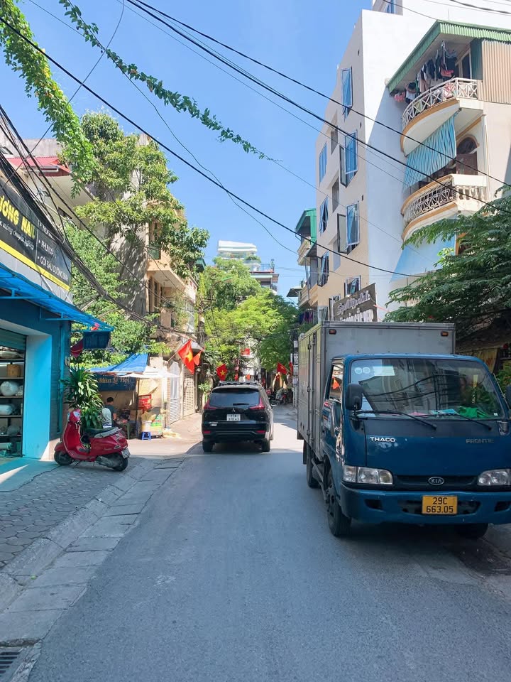 Nhà Phân Lô Mặt Ngõ Thông Hoàng Hoa Thám 105m² - Kinh Doanh Đỉnh Cao!