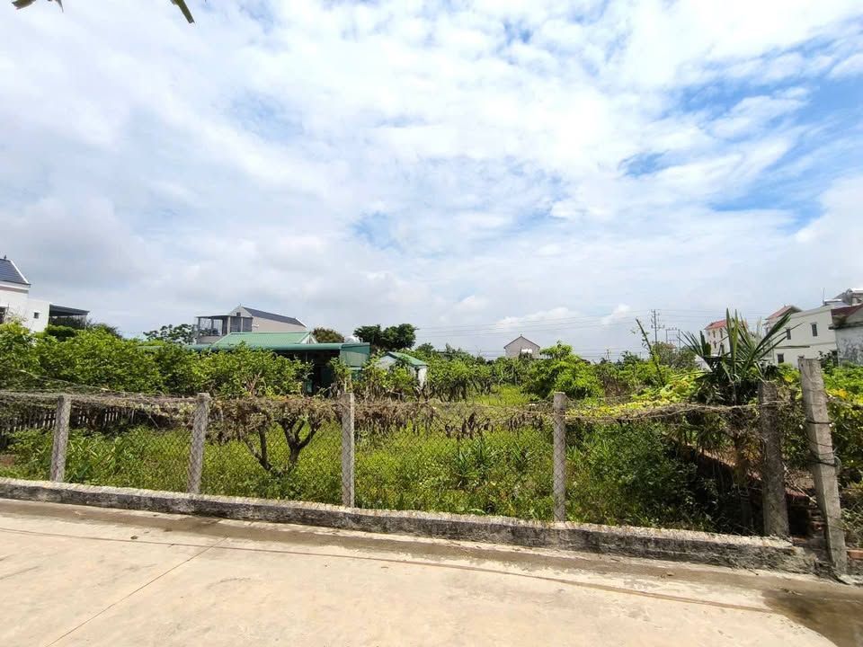 Đất nền xã Nam Điền, Kim Sơn 300m² giá 3 tỷ - Hướng Nam thoáng mát!