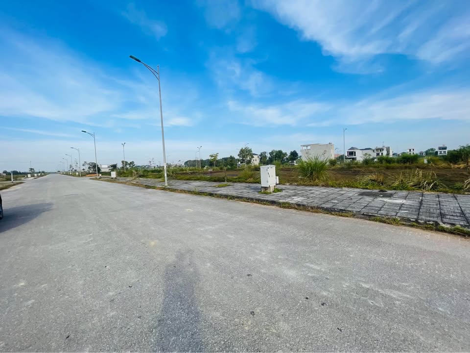 Lô đất đẹp 101,7m² tại đại đô thị Đông Sơn - Giá chỉ 1,7 tỷ VND!