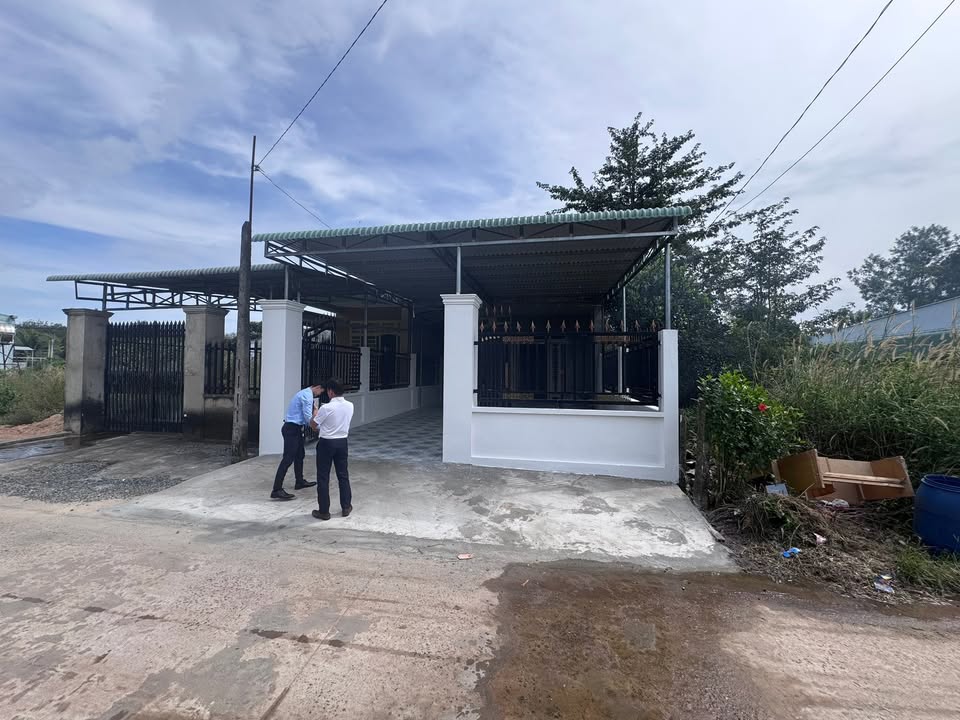 Đất tặng nhà Bù Đăng 294m² giá chỉ 1 tỷ - Tiện nghi đầy đủ