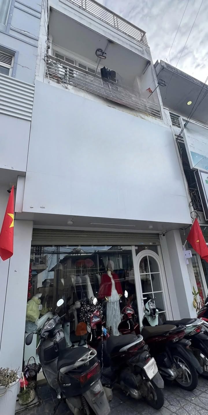 Cho thuê mặt bằng nhà nguyên căn Nguyễn Văn Trỗi P2 45m² giá 18 triệu - Kinh doanh tiềm năng!