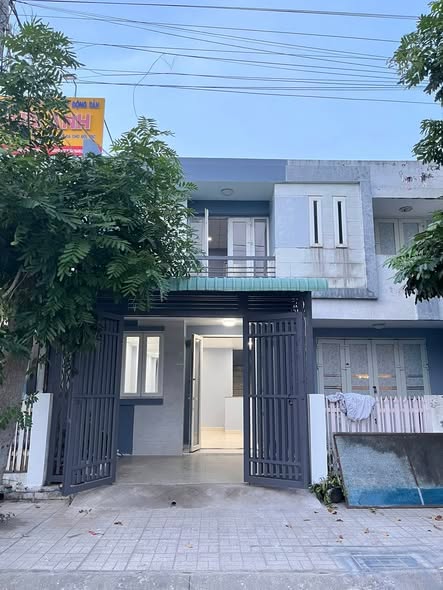 Nhà phố 2 phòng ngủ tại Đức Hòa 50m² giá 1.27 tỷ - Sẵn sàng vào ở ngay!