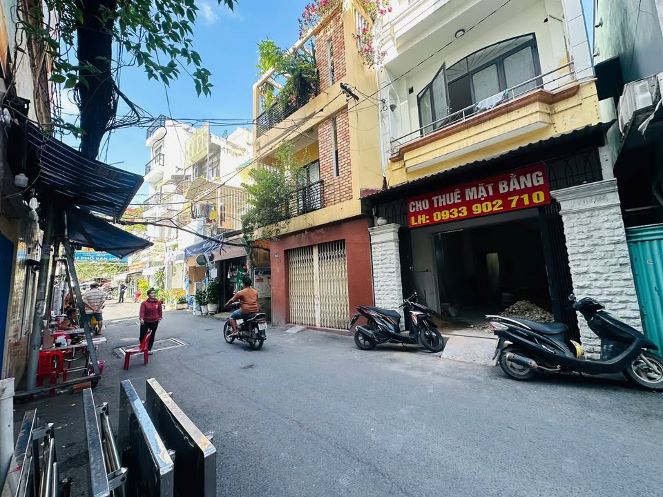 Mặt bằng cho thuê tại hẻm 220 Lê Văn Sỹ, quận 3 - Giá 8.9 triệu/tháng, vị trí đắc địa!