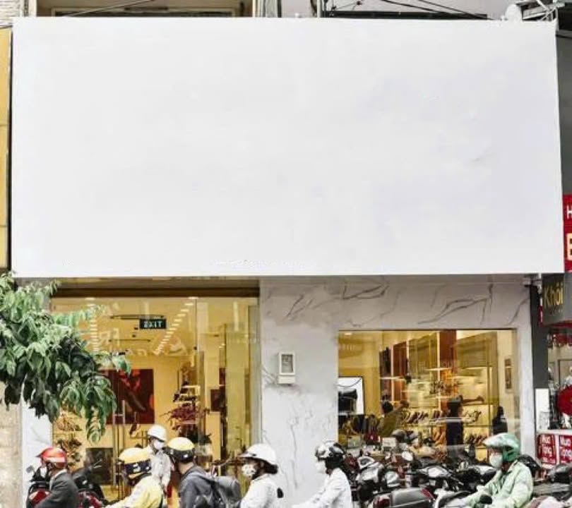 Cho thuê mặt tiền Cách Mạng Tháng 8, P. Bến Thành, Quận 1 - Diện tích 122m², Kinh doanh thuận lợi!