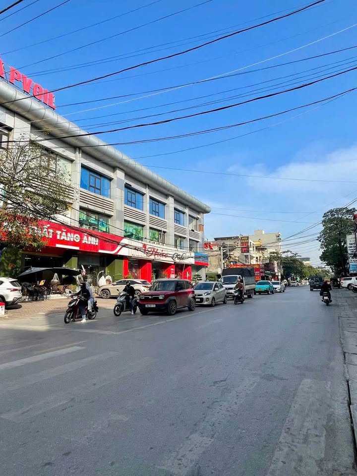 Bán nhà 3 tầng mặt phố Tống Duy Tân 110m² giá 17 tỷ - Kinh doanh sầm uất!