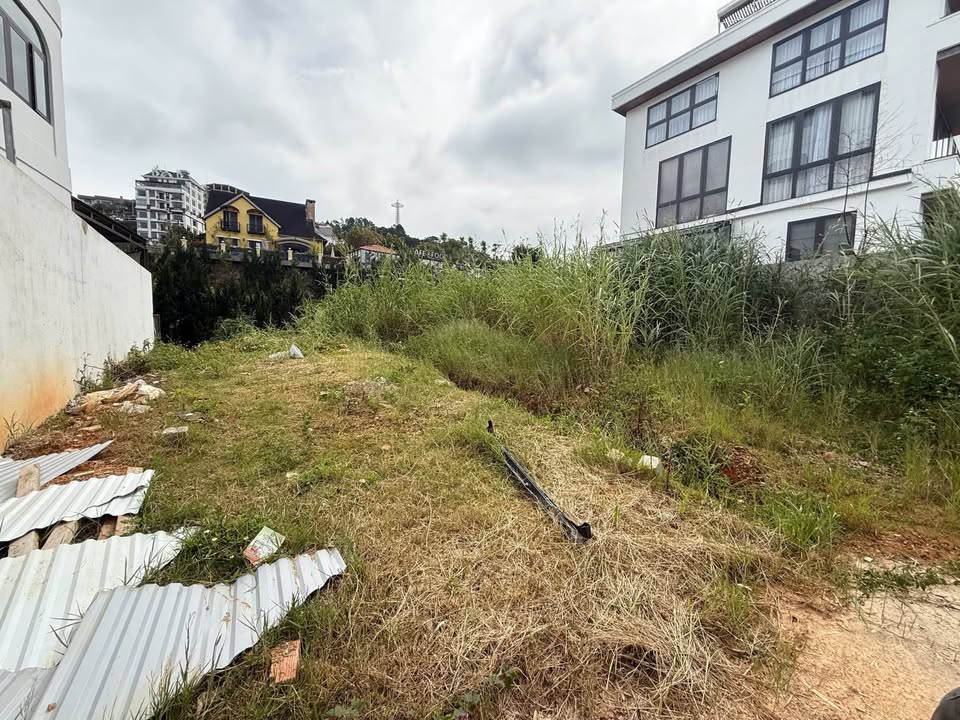 Đất nền Đà Lạt 300m² giá 10 tỷ - Tiềm năng đầu tư lớn!