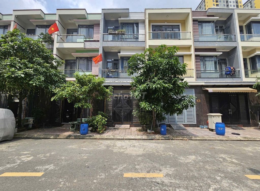 Nhà phố phường Đông Hòa, TP Dĩ An 60.5m² giá 4.85 tỷ - Gần làng đại học Quốc Gia!