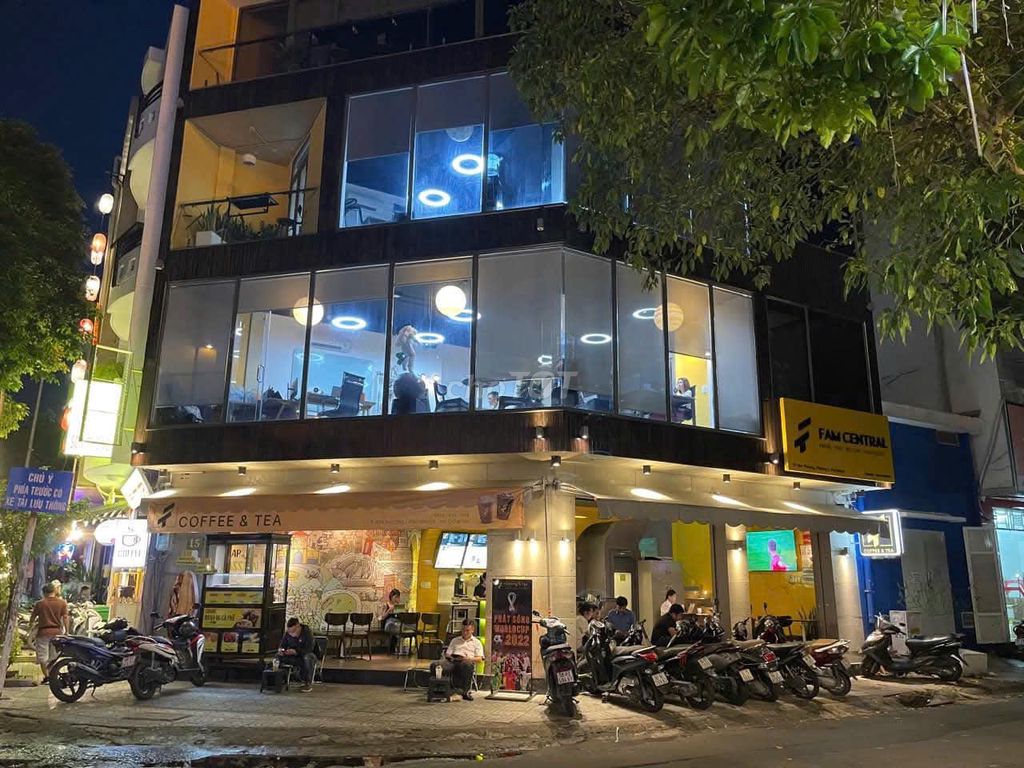 Nhà góc 2 mặt tiền đường Hoa Phượng, quận Phú Nhuận 250m² giá 65 triệu - Đầu tư lý tưởng!