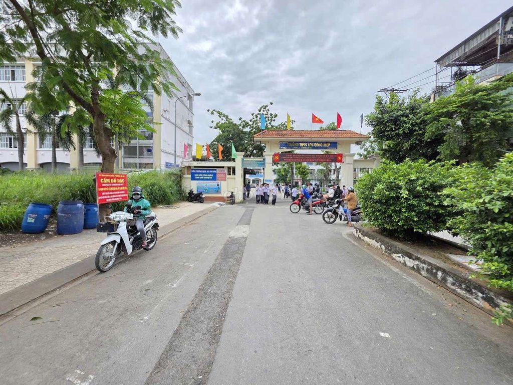 Nhà mặt tiền kinh doanh Tân Đông Hiệp 100m² giá 6.35 tỷ - Đầu tư sinh lời ngay!