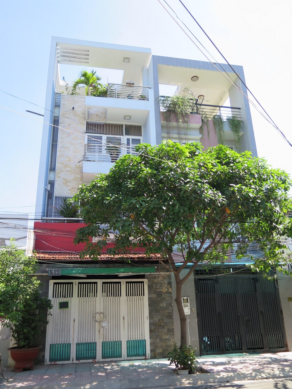 Bán nhà hẻm 69 Nguyễn Gia Trí, P25, Bình Thạnh, 4m x 18m, giá 20 tỷ - Cơ hội đầu tư hấp dẫn!