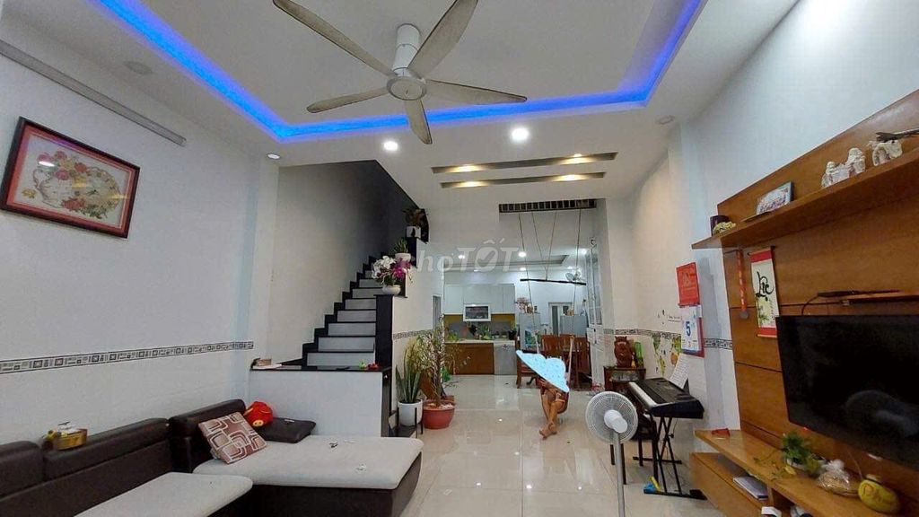 Nhà 2 lầu 4PN 4WC full nội thất - Đường 40, Hiệp Bình Chánh giá 15 triệu/tháng