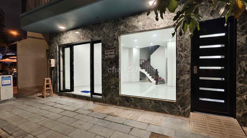 Cho thuê mặt bằng mặt tiền đường C12, quận Tân Bình, 50m² giá 12 triệu - Kinh doanh thuận lợi ngay Nhà Ga T3!