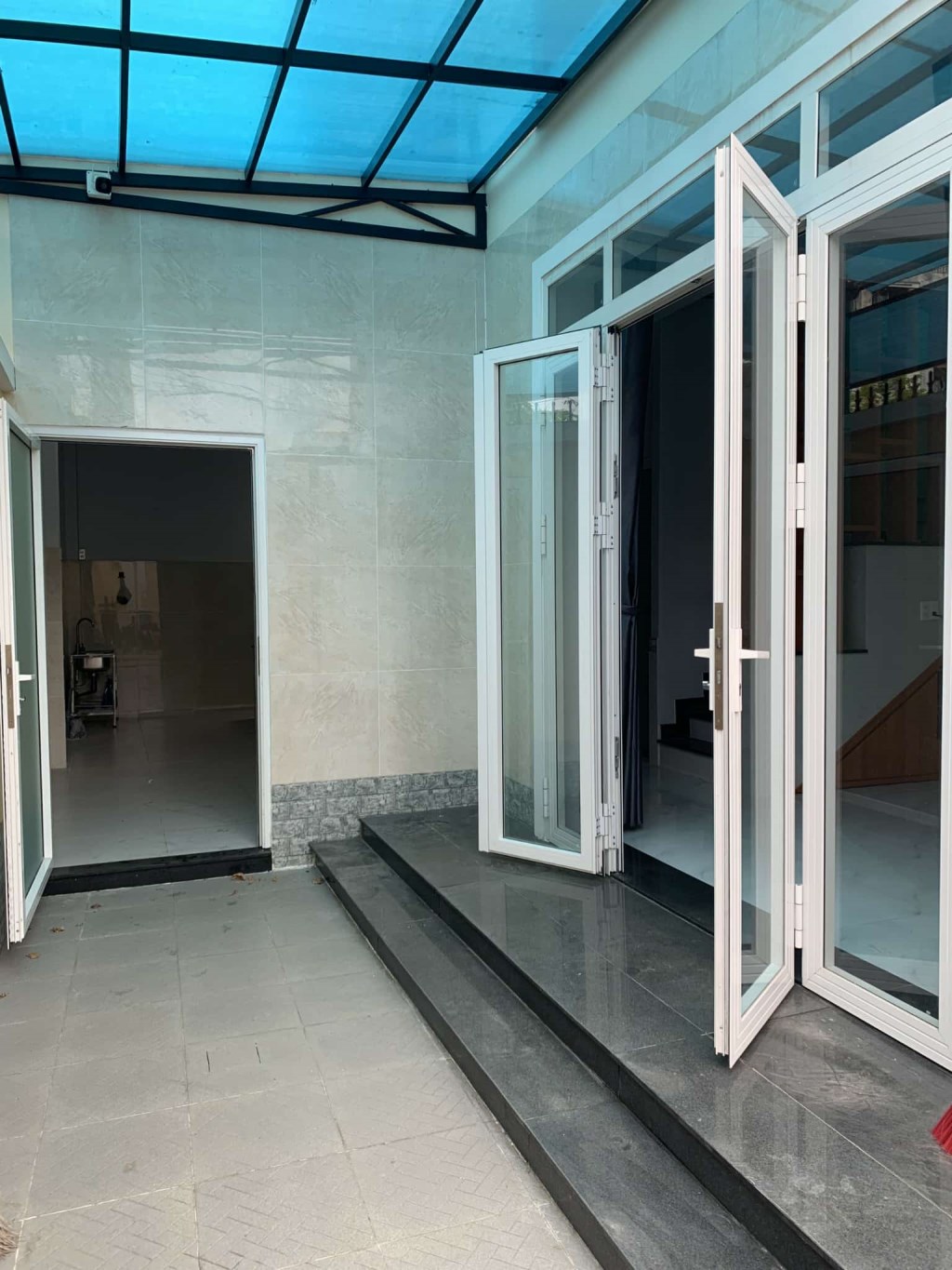 Cho thuê nhà 3PN 3WC mặt tiền đường 672, Phước Long B, 56m² - Nhà mới trống ở ngay!