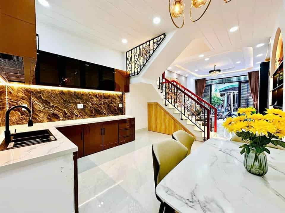 Bán nhà 3 tầng hẻm 6m Tô Ngọc Vân, Quận 12, 58m² giá 1.99 tỷ - Thiết kế hiện đại, xe hơi vào tận nhà!