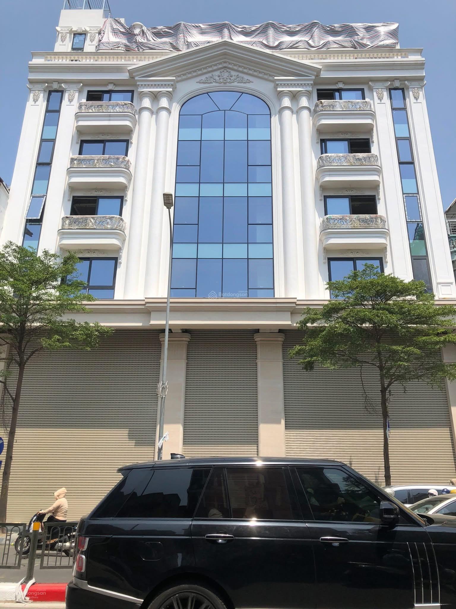 Nhà mặt phố Vũ Phạm Hàm 290m² x 9T cho thuê - Thiết kế hiện đại, sẵn sàng hoạt động!