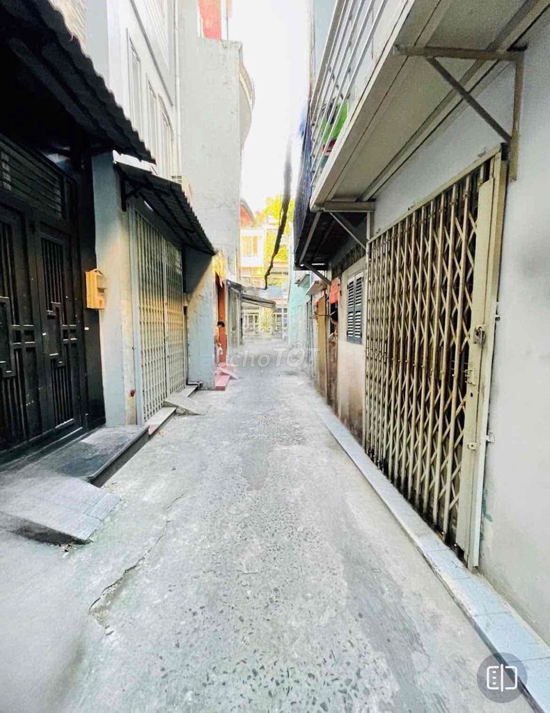 Nhà phố Hòa Hảo Quận 10 23m² giá 5.2 tỷ - Gần Đại học Kinh Tế!