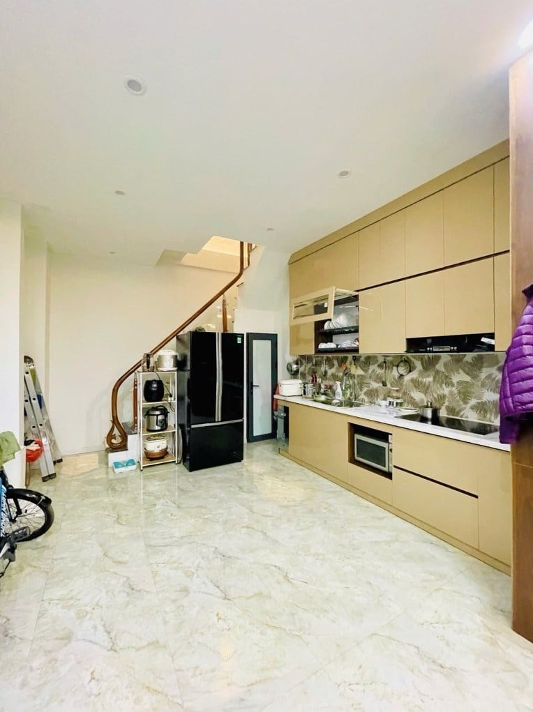 Nhà phố Huỳnh Thúc Kháng 32m² giá 16 tỷ - Ô tô đỗ cửa, vị trí siêu trung tâm!