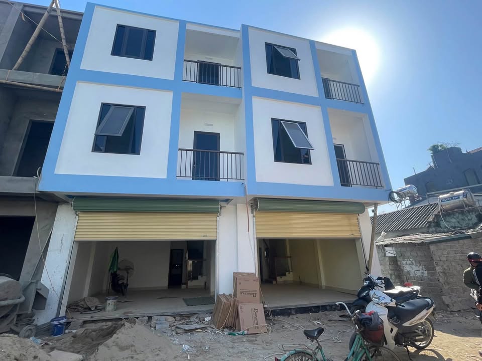 Nhà 3 tầng liền kề Quảng Thành 50m² giá chỉ 2 tỷ - Sẵn sàng vào ở!