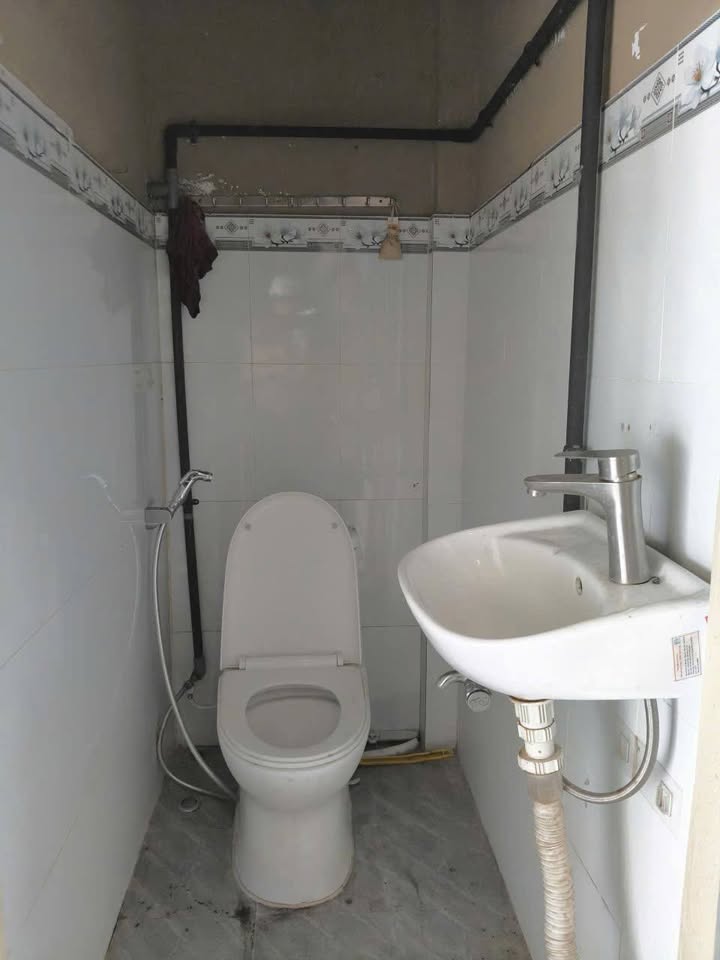 Ki ốt cho thuê đường Phan Văn Hớn 35m² giá 4.2 triệu - Mặt tiền kinh doanh thuận lợi!