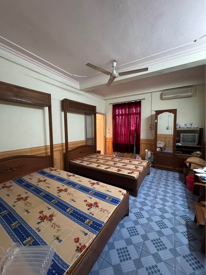 Bán nhà mặt phố Hoàng Liên, Cốc Lếu, 100m² giá 9 tỷ - Vị trí kinh doanh lý tưởng!