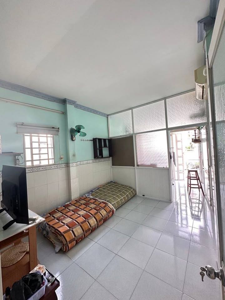 Nhà phố Tân Phú 26m² giá 3.25 tỷ - Sổ hồng chính chủ, hẻm sạch đẹp!