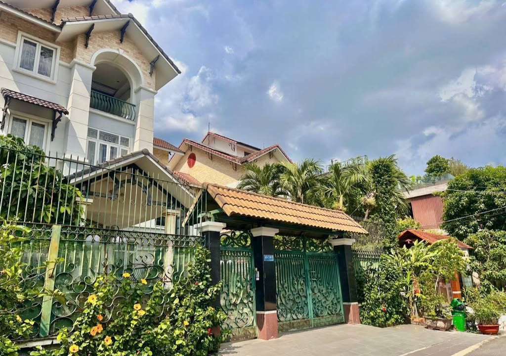 Nhà phố Hiệp Bình Chánh, Thủ Đức 400m² giá 33 tỷ - Cơ hội đầu tư sinh lời!