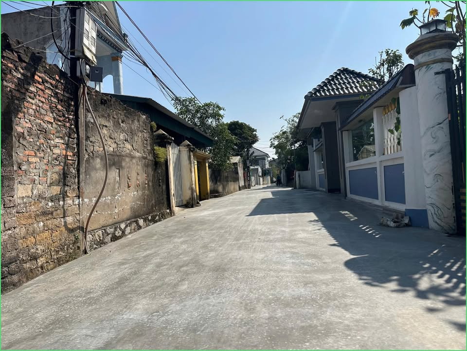 Đất 120m² Quảng Thịnh - Đường rộng ô tô tránh - Lý tưởng kinh doanh chỉ 1 tỷ