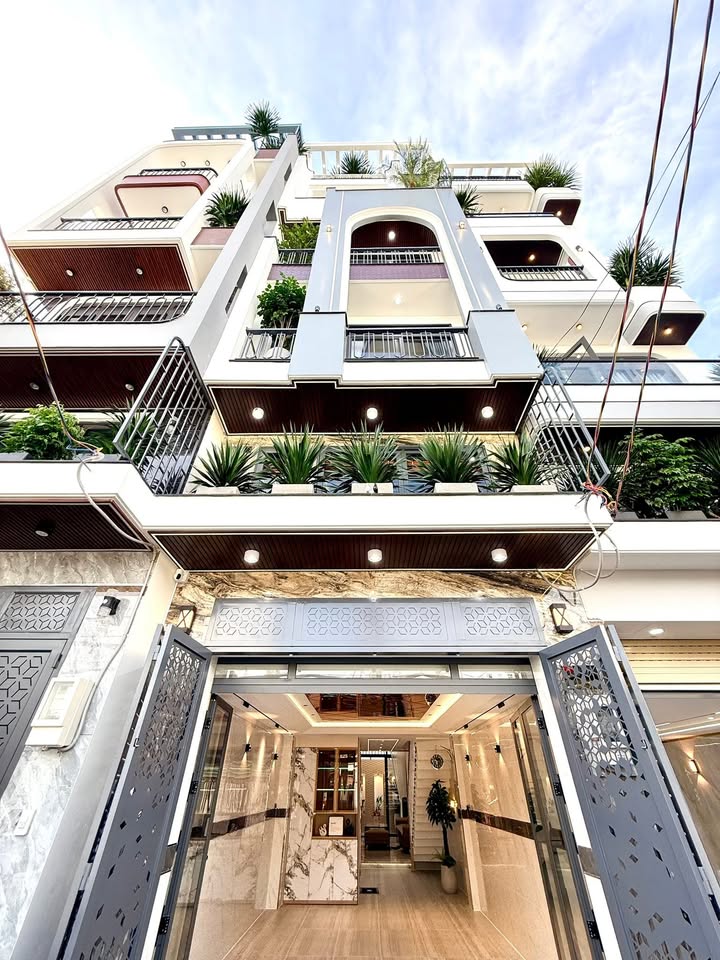 Nhà phố Gò Vấp 92m² giá 13.8 tỷ - Nhà đẹp ngay hẻm thông thoáng!