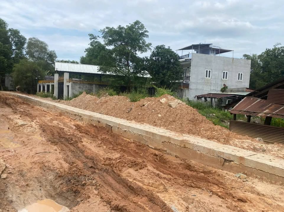 Đất thổ cư Phú Chánh Tân Uyên 325m² giá 1.9 tỷ - Sổ đỏ chính chủ