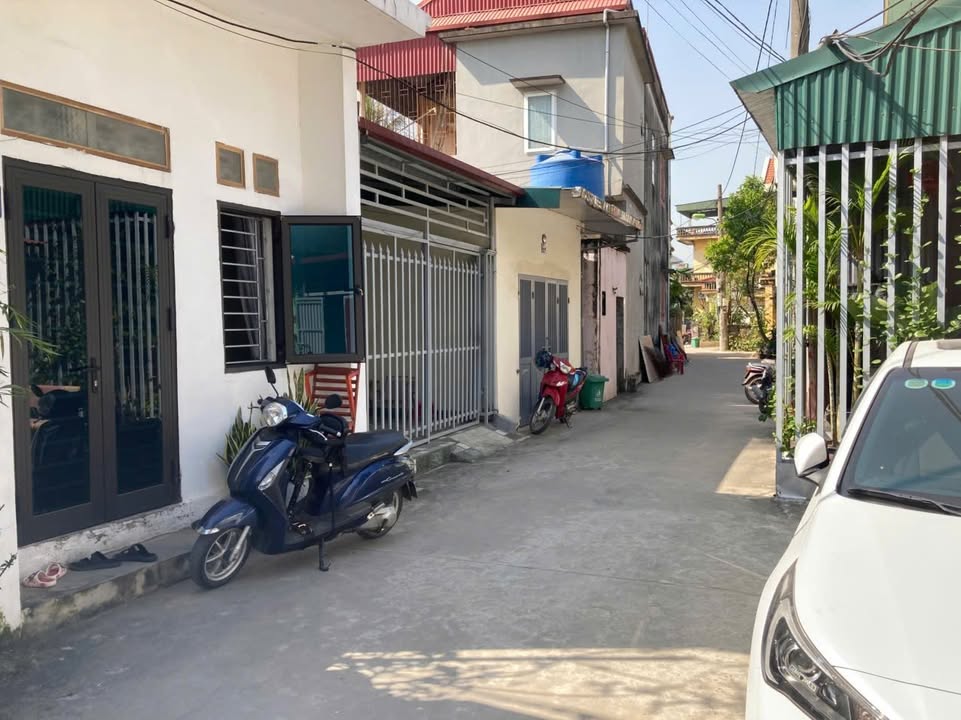 Bán nhà cấp 4 mới xây đường Trần Quang Khải Bích Đào 70m² giá 2 tỷ - Chính chủ, đường ô tô vào thoải mái!