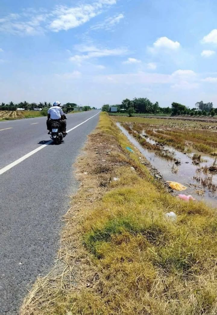 Đất thổ cư 650m² mặt tiền đường 922, gần cầu Tắc Cà - Giá bán nhanh 975 triệu